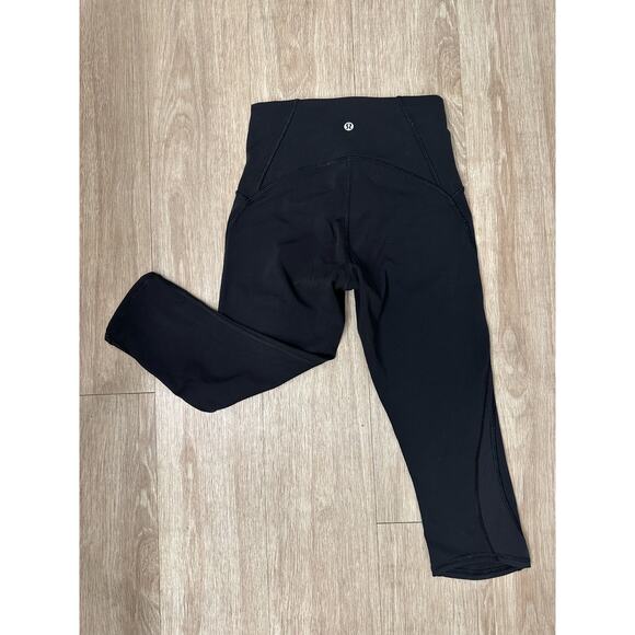 Lululemon Cropped Legging With Mesh Detail - Picture 4 of 8